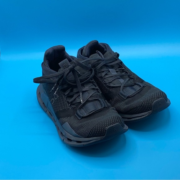 On Running Women's Black Athletic Shoes - Picture 4 of 4